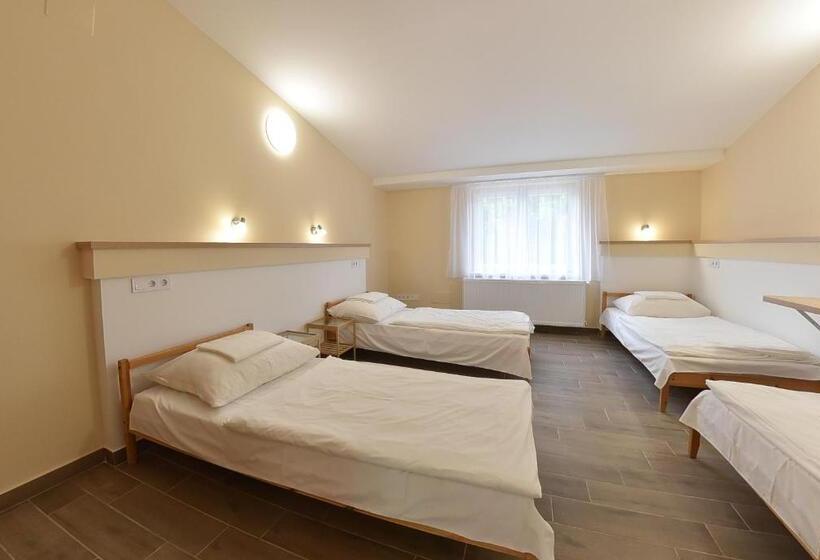 אתר נופש Szentesi Sport és üdülőközpont