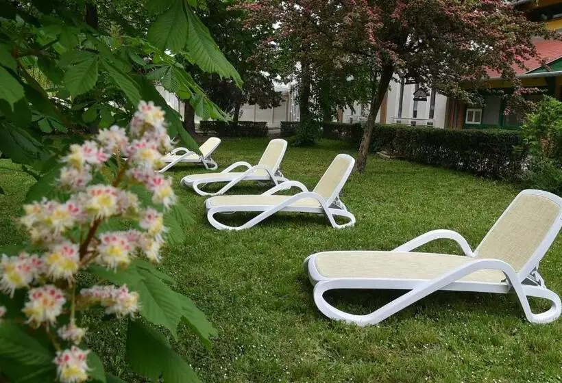 Lomakeskus Szentesi Sport és üdülőközpont