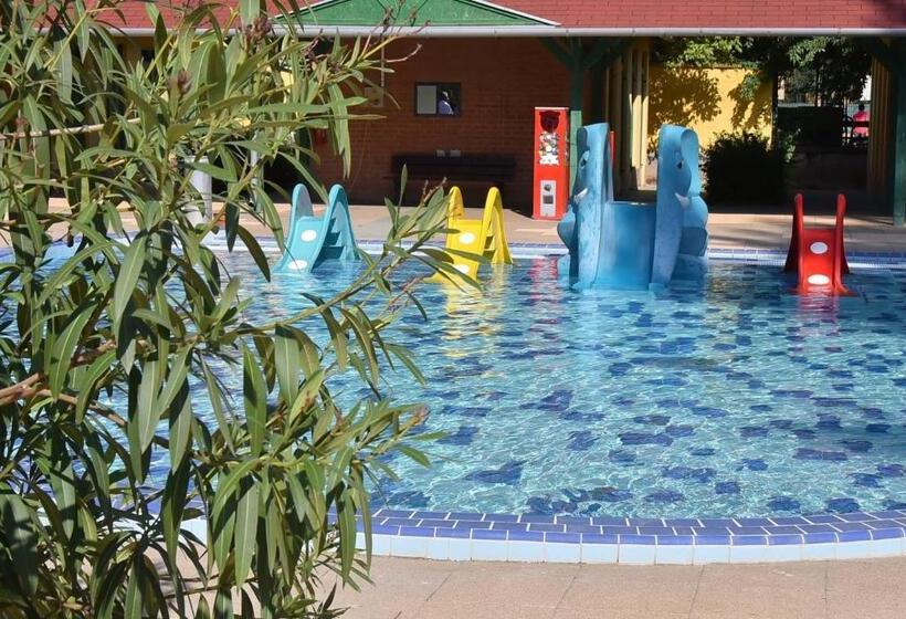 אתר נופש Szentesi Sport és üdülőközpont