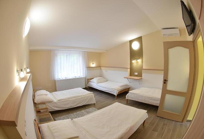 אתר נופש Szentesi Sport és üdülőközpont