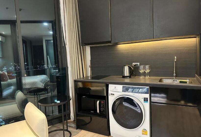 502 Edge芭提雅市中心25楼高层海景服务公寓，芭提雅海湾景观，近沙滩，步行街，购物中心