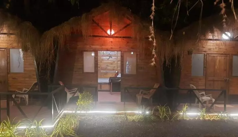 ベッドアンドブレックファースト Acoustic Cafe And Wooden Cottages
