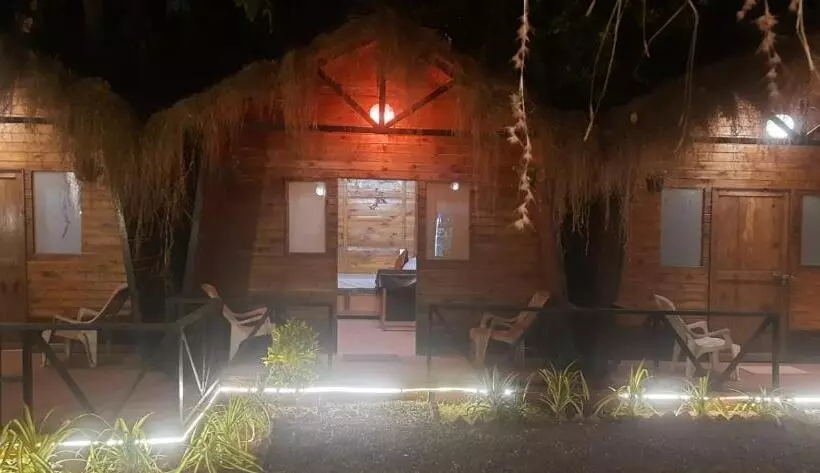 ベッドアンドブレックファースト Acoustic Cafe And Wooden Cottages