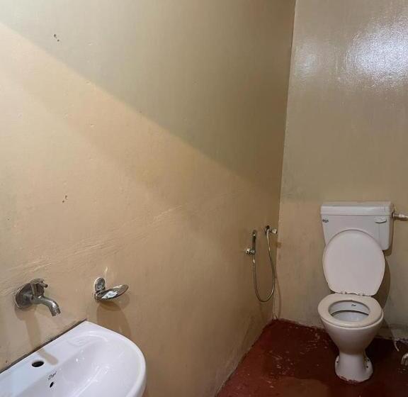 Bed and Breakfast Acoustic Cafe And Wooden Cottages