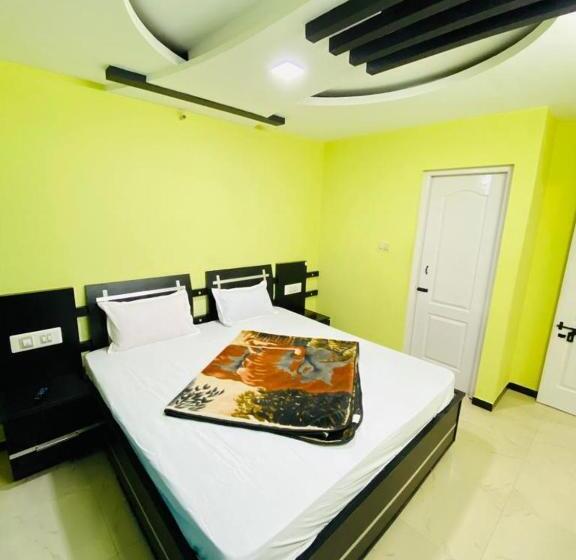 אתר נופש Zicilys Garden Homestay With Pool