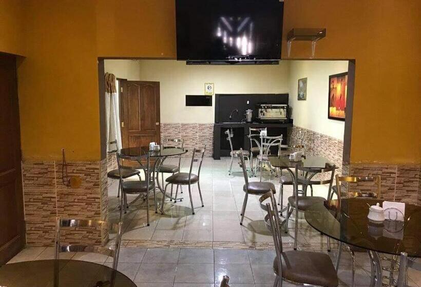 هتل Hostal Familiar Fg