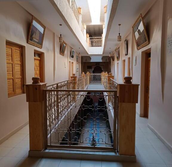 Отель Hôtel Essalam