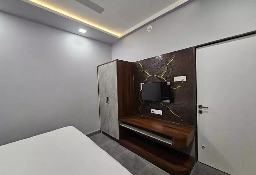 ホテル Happy Stay Kolhapur 2 Km From Kolhapur Airport