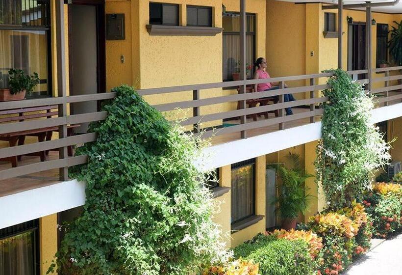 Отель Los Crestones