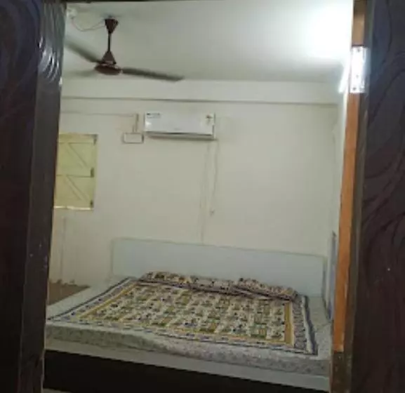 ホテル Om Sai, Anuppur