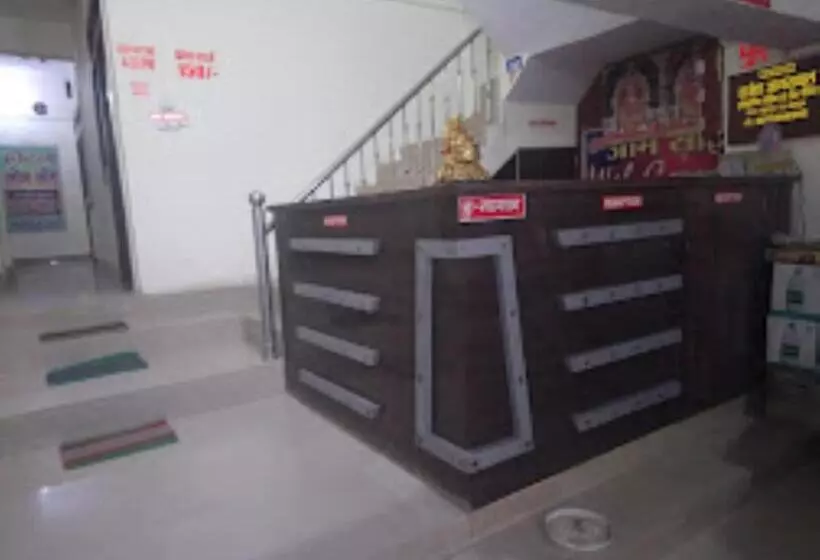 ホテル Om Sai, Anuppur