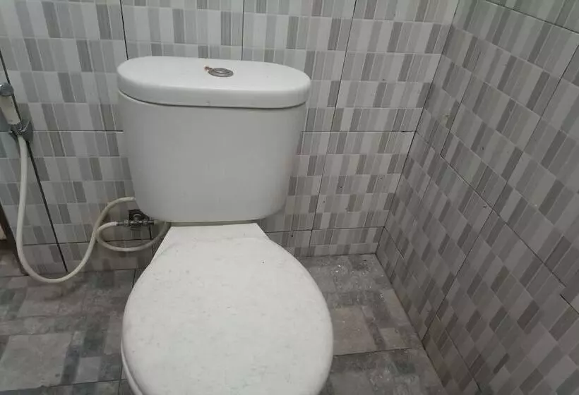 Hotelli Oyo 93408 Penginapan Annisya