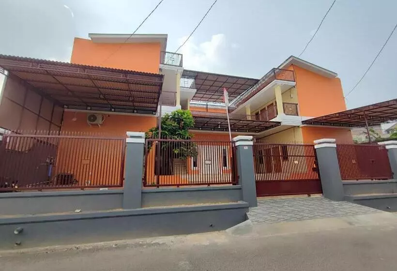 ホテル Spot On 93350 Alnasya Syariah