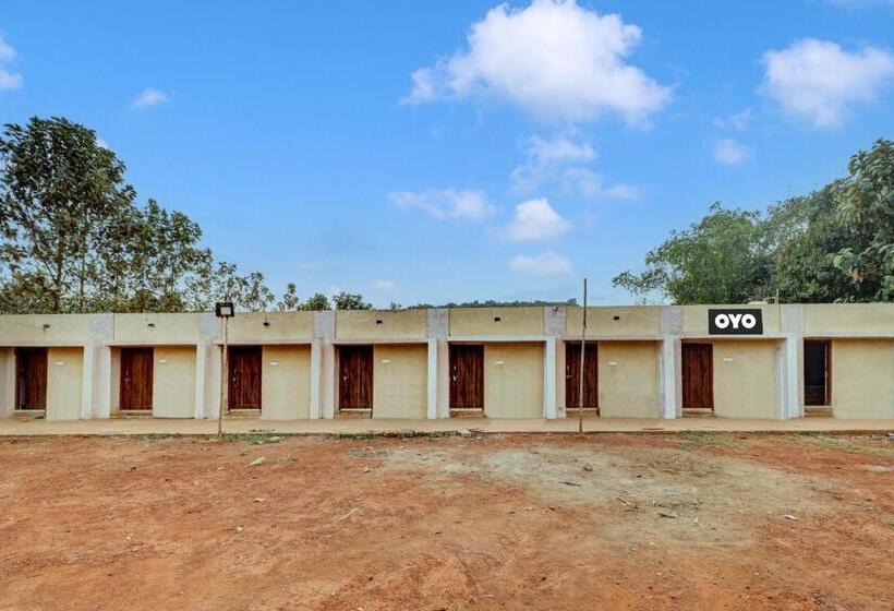 ホテル Spot On Lambacingi Grands