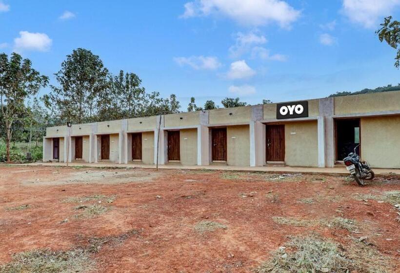 ホテル Spot On Lambacingi Grands