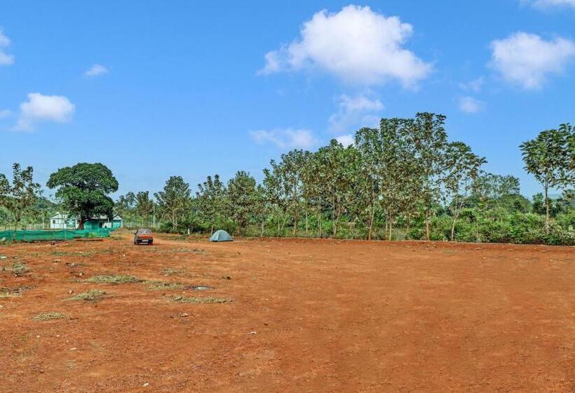 ホテル Spot On Lambacingi Grands