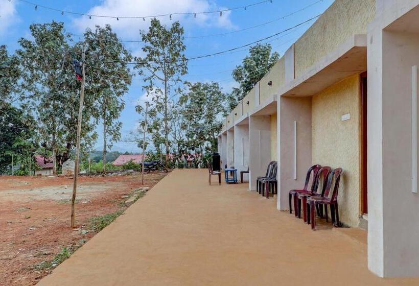 ホテル Spot On Lambacingi Grands