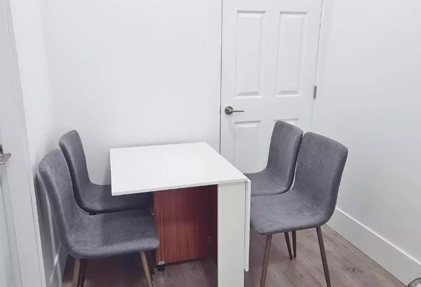 ペンション Beautiful Private King Room , Surrey