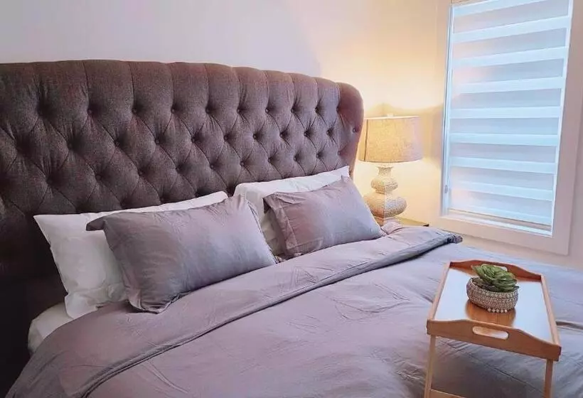 ペンション Beautiful Private King Room , Surrey