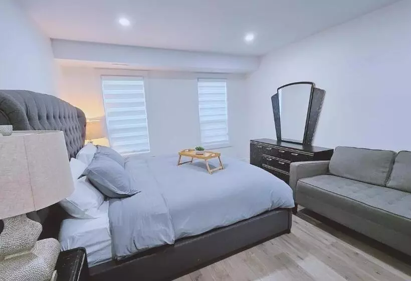 ペンション Beautiful Private King Room , Surrey