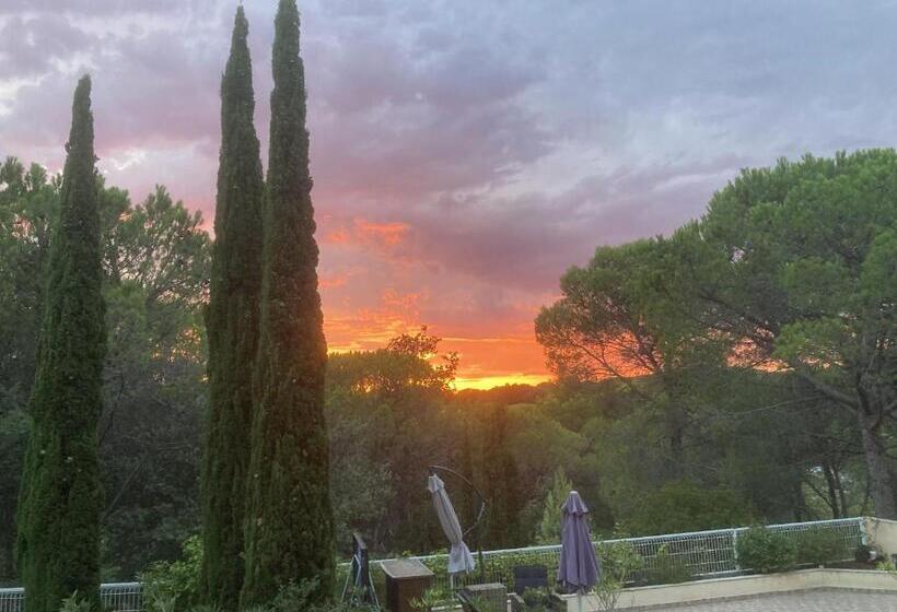 ペンション Eden Rochegude