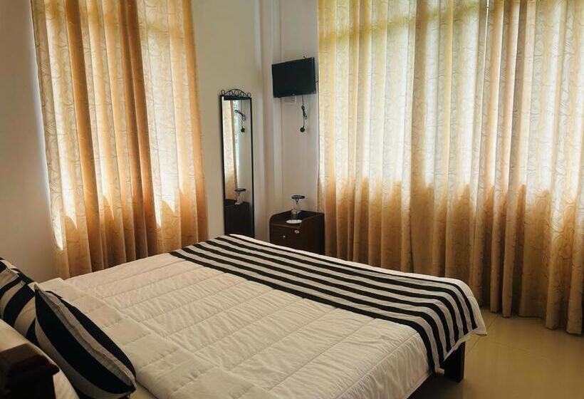 פנסיון Golden Resort