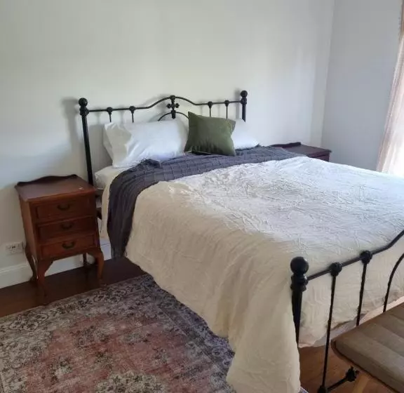 Majatalo Greenhills Guesthouse