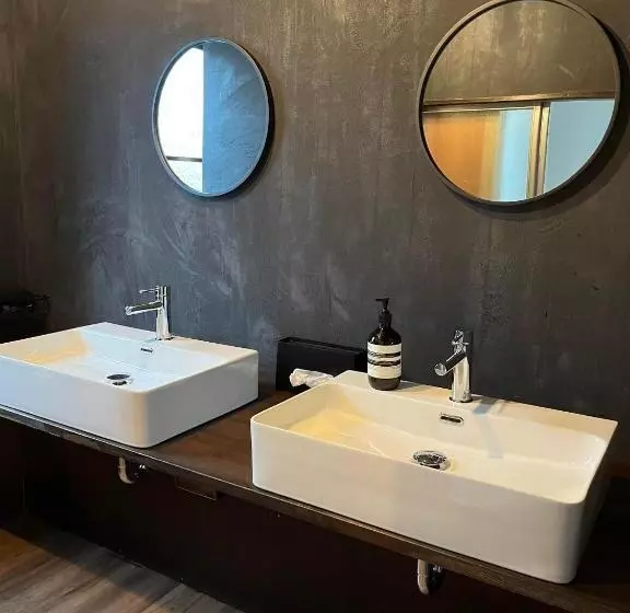 Majatalo まちごとホテルloop 小林