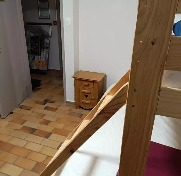 ユースホステル La Mansio De Bons