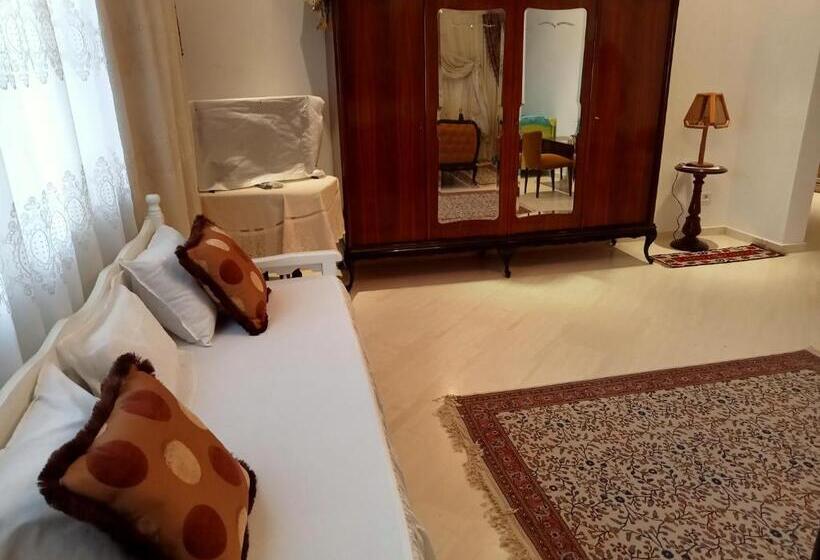 Bed and Breakfast Chez Mme Jaouida