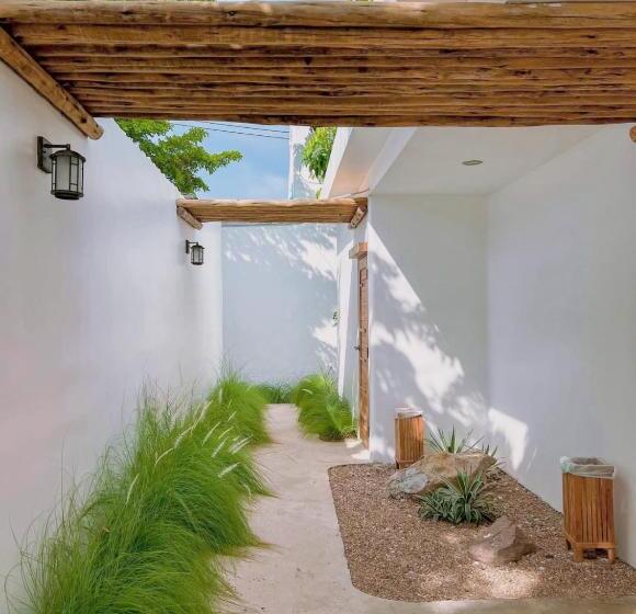 Bed and Breakfast Kamari Cafe&resort Kohlarn คามารีคาเฟ่แอนด์รีสอร์ทเกาะล้าน