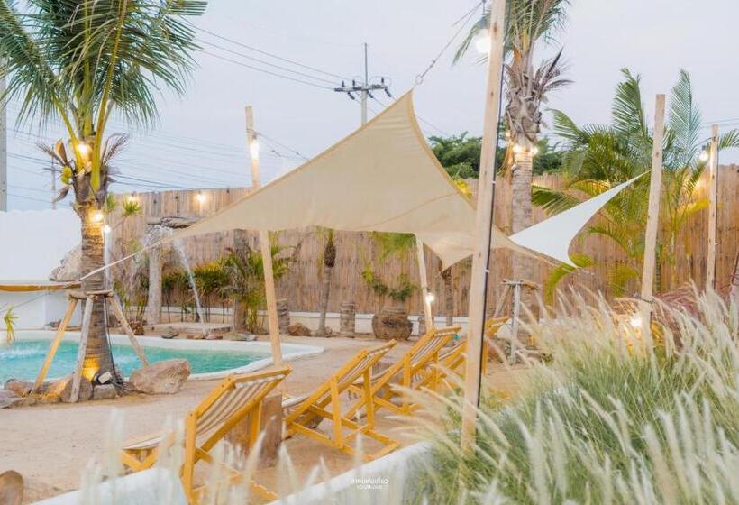 Bed and Breakfast Kamari Cafe&resort Kohlarn คามารีคาเฟ่แอนด์รีสอร์ทเกาะล้าน