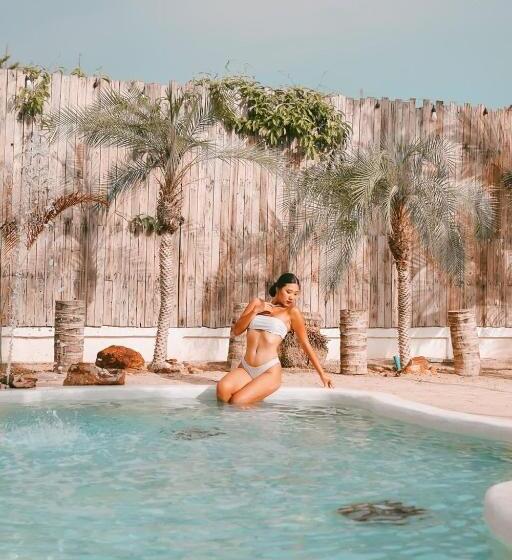 Bed and Breakfast Kamari Cafe&resort Kohlarn คามารีคาเฟ่แอนด์รีสอร์ทเกาะล้าน