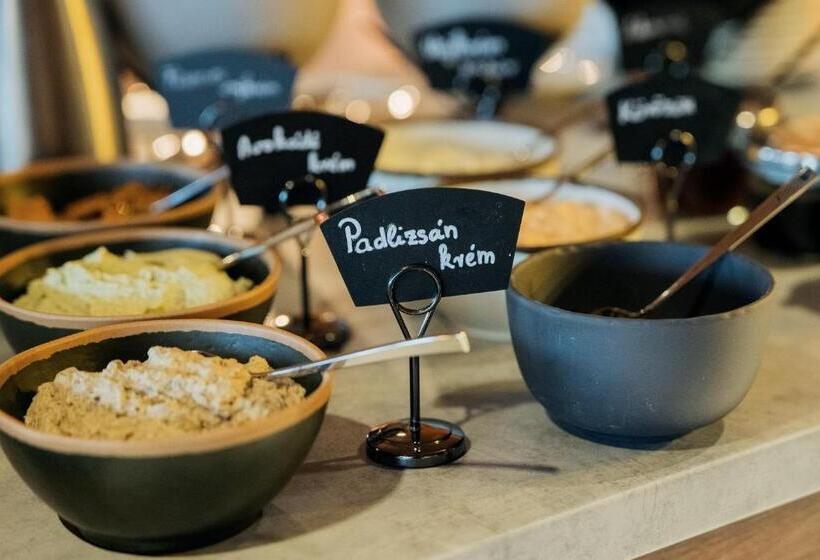 Bordűr Wellness Hotel Superior és Szőnyegmúzeum