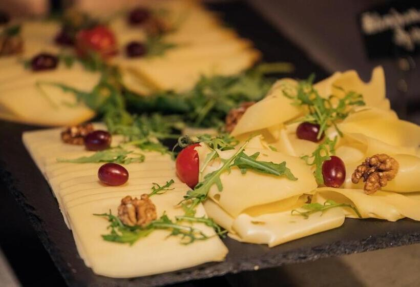 Bordűr Wellness Hotel Superior és Szőnyegmúzeum