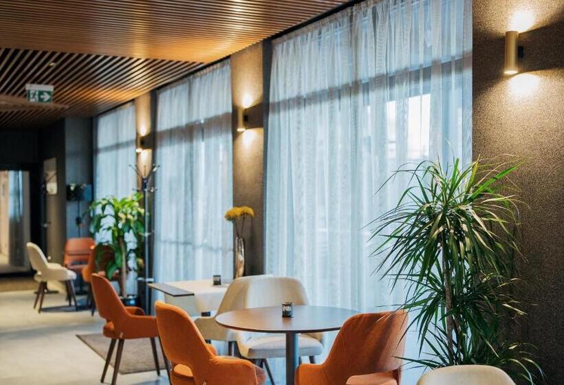 Bordűr Wellness Hotel Superior és Szőnyegmúzeum