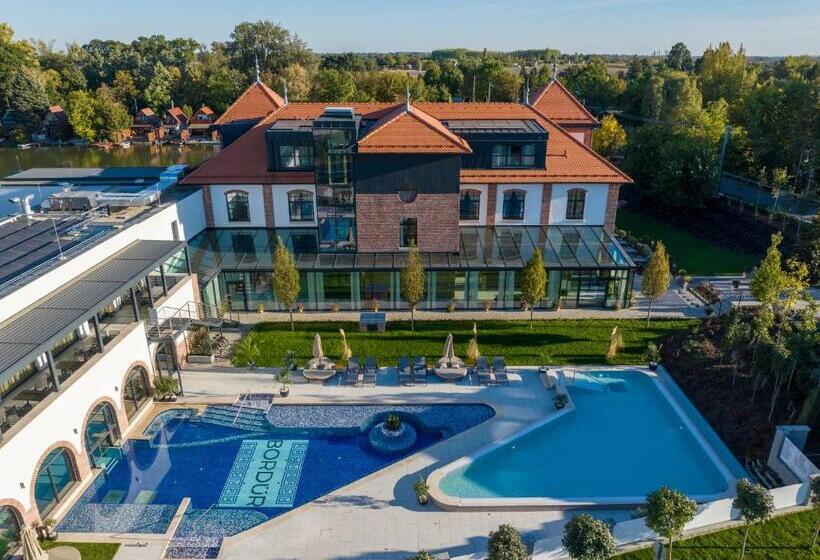 Bordűr Wellness Hotel Superior és Szőnyegmúzeum