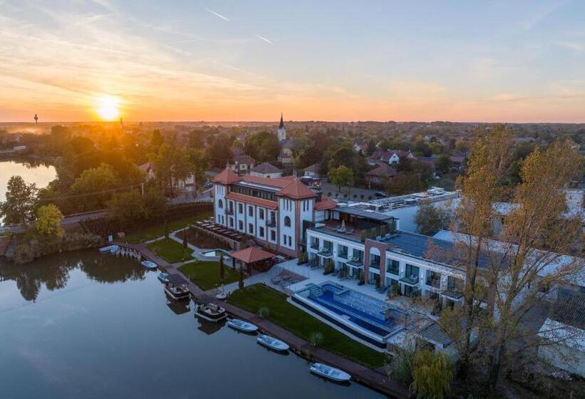 Bordűr Wellness Hotel Superior és Szőnyegmúzeum