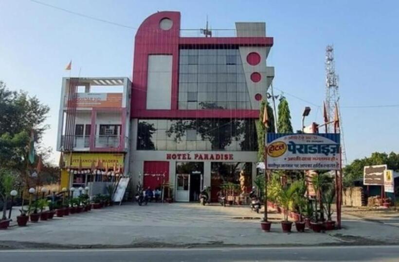 Collection O Hotel Paradise And Restaurant