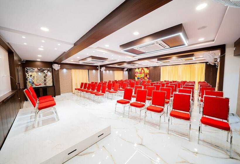 Fabhotel Brk Iconic Residency