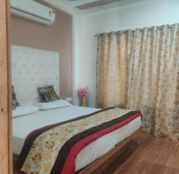 ホテル Girija,junnar