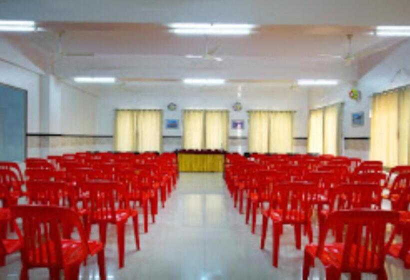 ホテル Girija,junnar