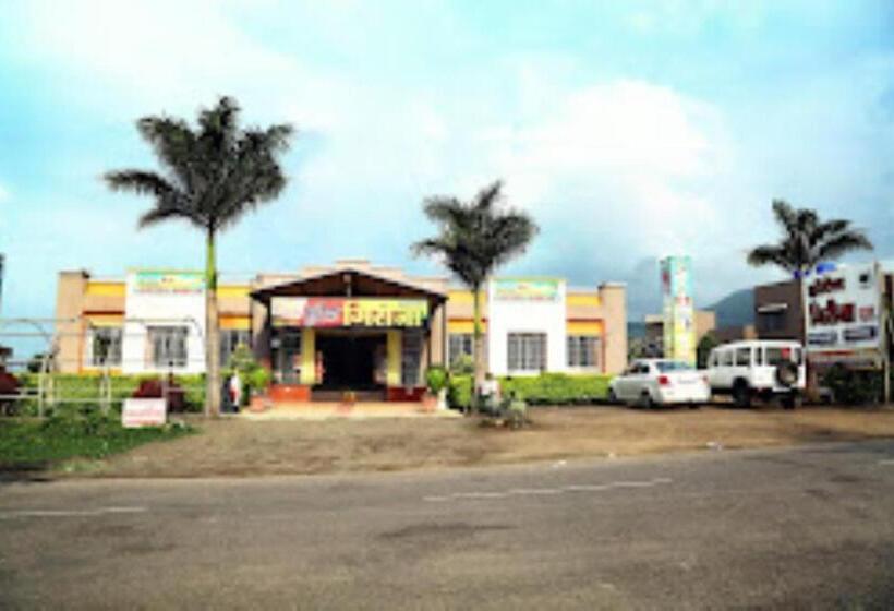 ホテル Girija,junnar