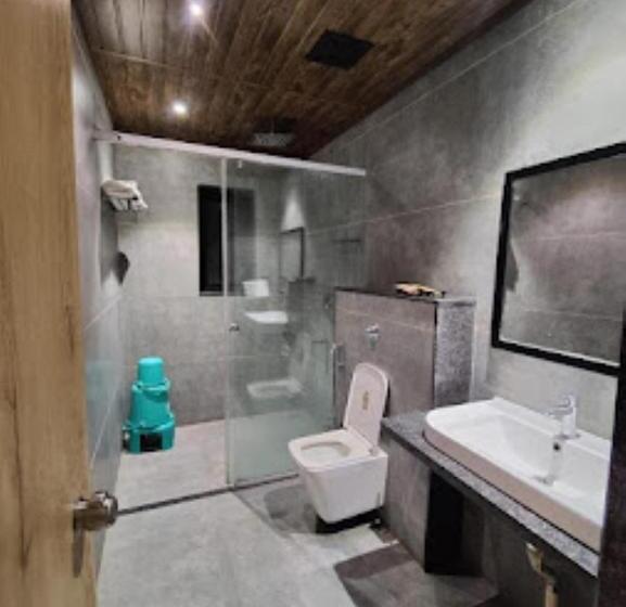 Отель Paradise, Ahmednagar