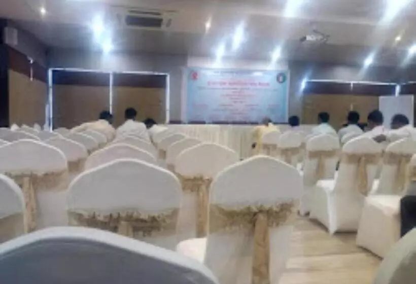 ホテル Paradise, Ahmednagar