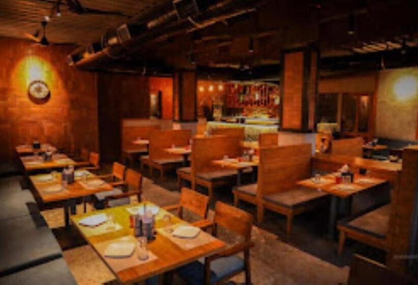 Отель Paradise, Ahmednagar