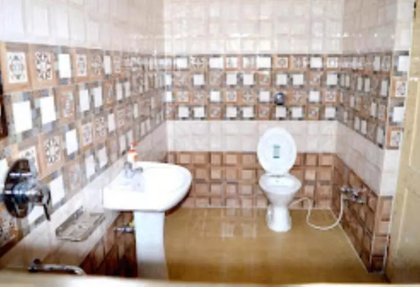 Kadambari Hotel And Restaurant Patehra