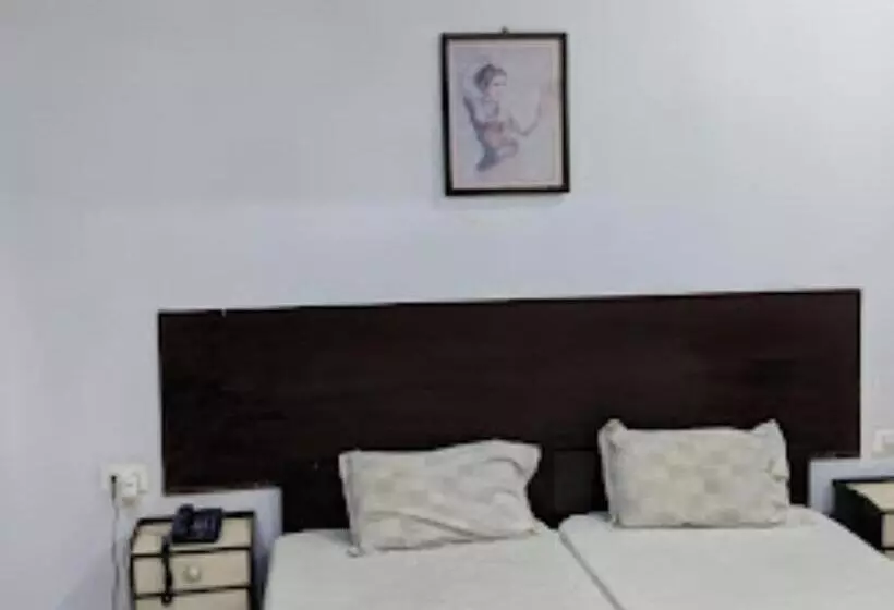 Kadambari Hotel And Restaurant Patehra