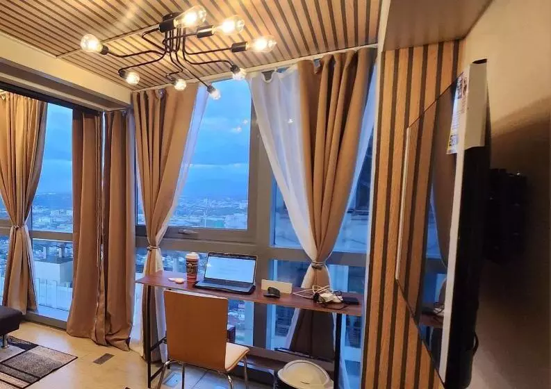 Queen Bed, Sauna, Gym & Captivating Views