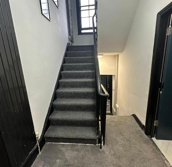 پانسیون 10 Minutes To Central London Vaux